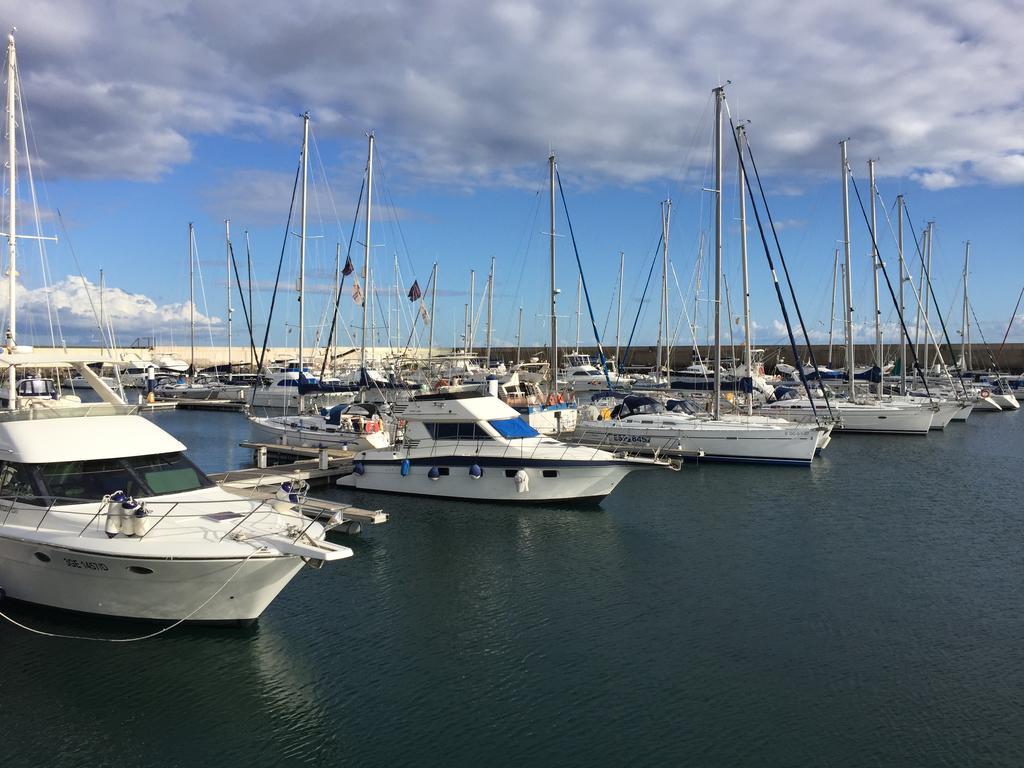 Hotel Puerto Calero Boat Exteriér fotografie